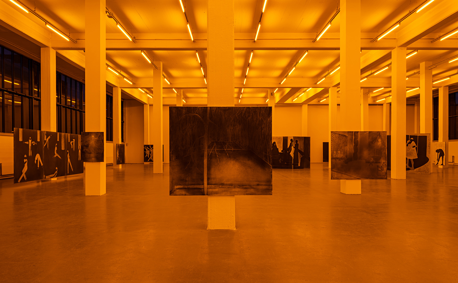 Silke Otto-Knapp, Bühnenbilder , Kunstverein in Hamburg, 2024, Installation view. Photography by Fred Dott. Courtesy greengrassi, London and Mutina, Milano.